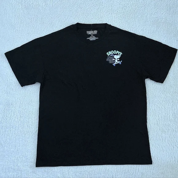 Peanuts🥜 "Snoopy's World🌎 Skate🛹 Club" Graphic Tee👕 - NWOT - Picture 2 of 14